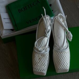 NEW Bottega Veneta Stretch Lace Up Wedges Espadrilles in Optic White Size 38